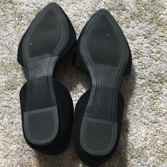 A New Day Black Flats with Asymmetrical Cutout Design - Picture 3 of 3